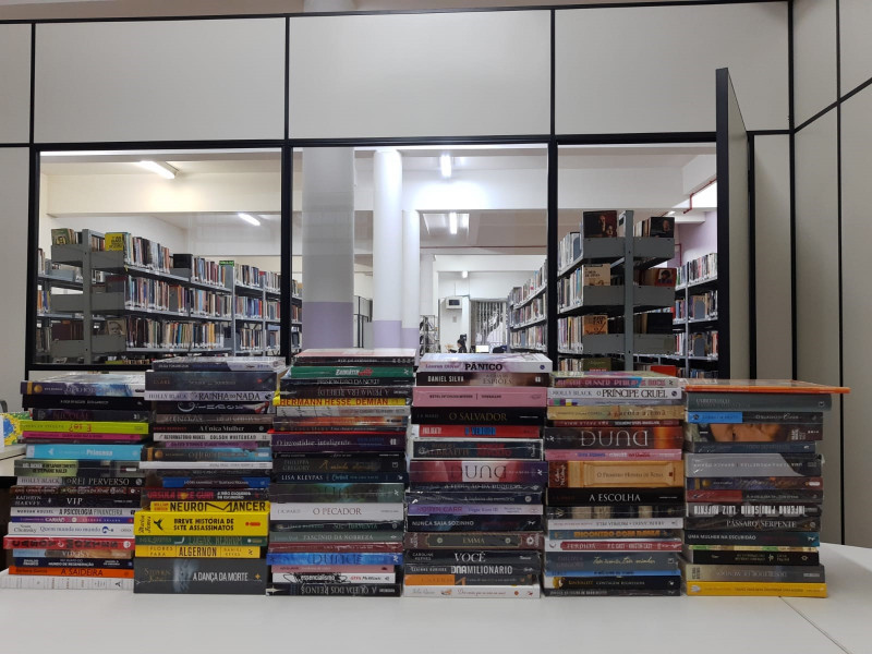 Foto de capa Biblioteca Pública Municipal adquire mais de 100 novos livros